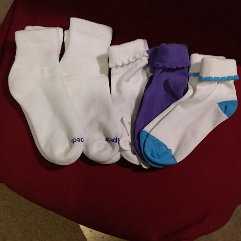 NWOT Youth socks 5 pair